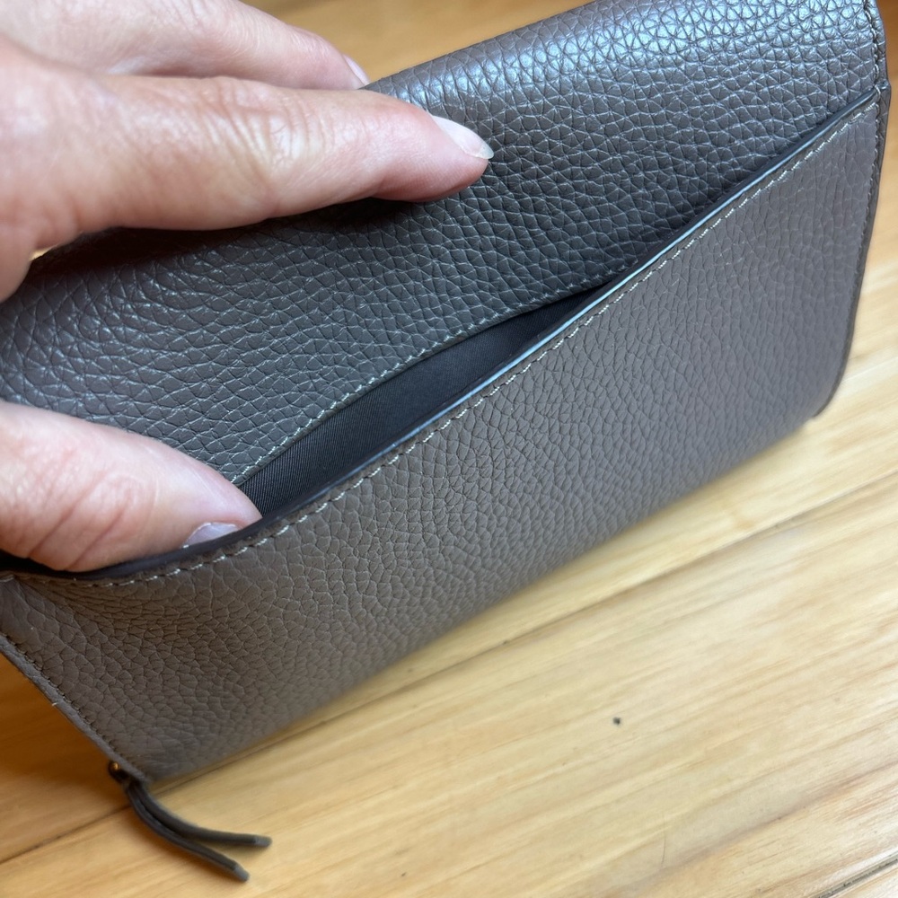 Tory Burch Leather McGraw Flat Wallet Crossbody Clutch - Picture 10 of 15